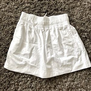 Anthropologie White Women's Shorts